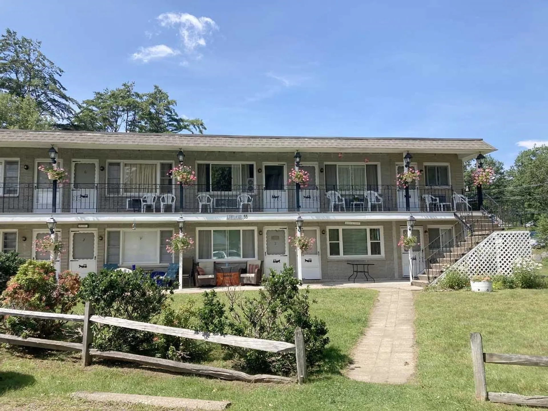 55 Paradise Road Bridgewater NH 03222