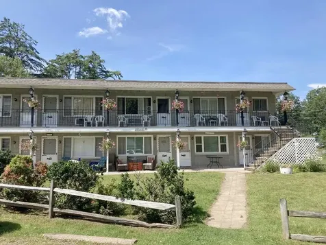 55 Paradise Road Bridgewater NH 03222