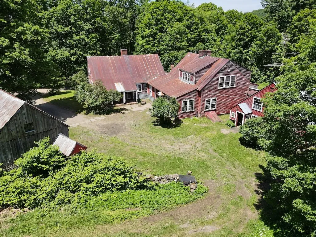 167 Cowslip Hill Road Sharon VT 05065