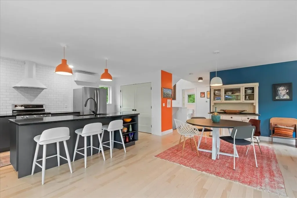 91 Green Street Hinesburg VT 05461
