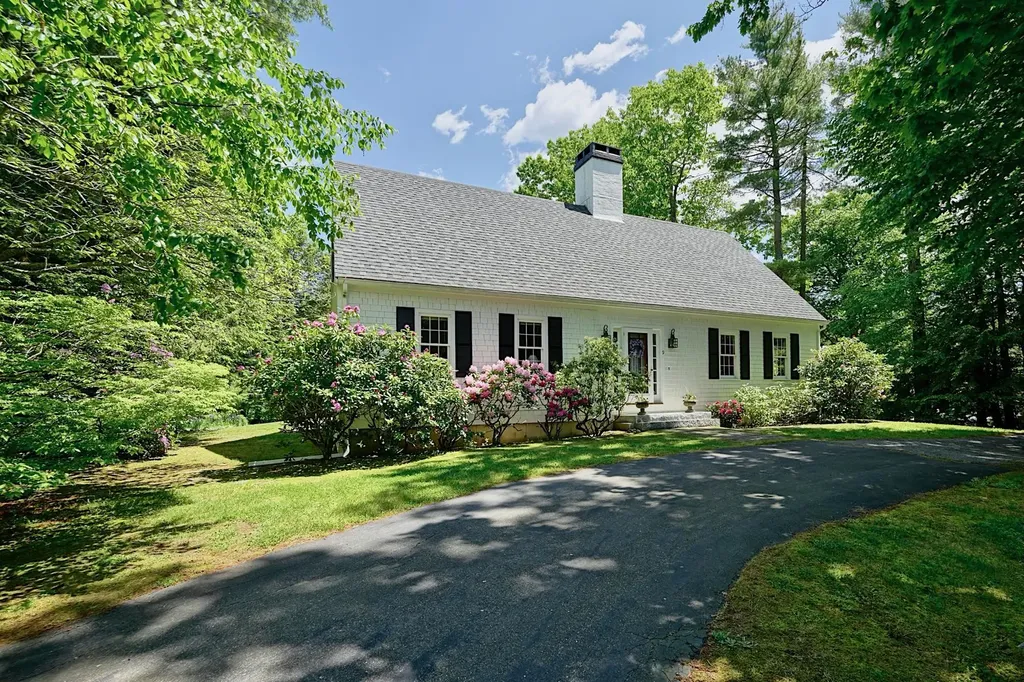 9 Bradley Lane North Hampton NH 03862