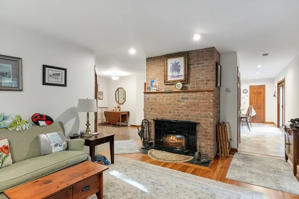 95 Stone Wall Lane Charlotte VT 05445