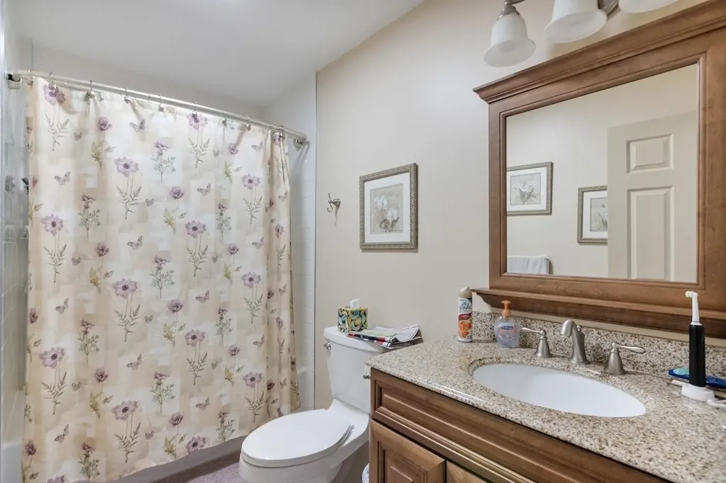 95 Stone Wall Lane Charlotte VT 05445