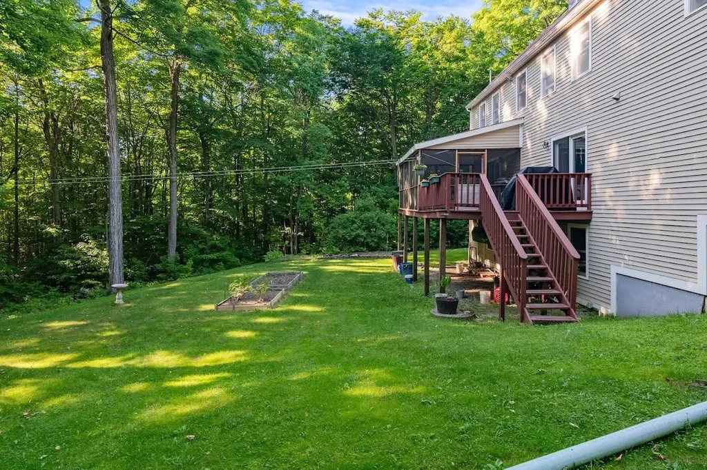 95 Stone Wall Lane Charlotte VT 05445