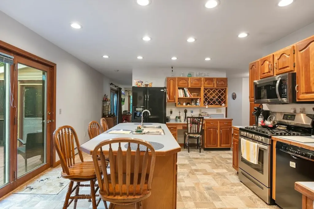95 Stone Wall Lane Charlotte VT 05445