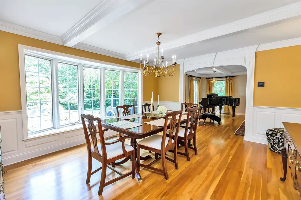 33 Buttonwood Road Bedford NH 03110