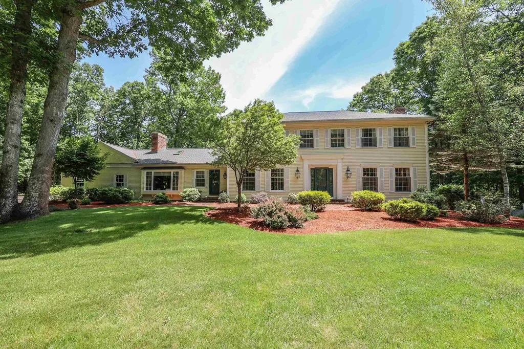 33 Buttonwood Road Bedford NH 03110