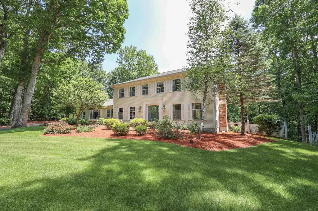 33 Buttonwood Road Bedford NH 03110