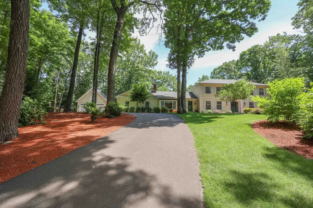 33 Buttonwood Road Bedford NH 03110