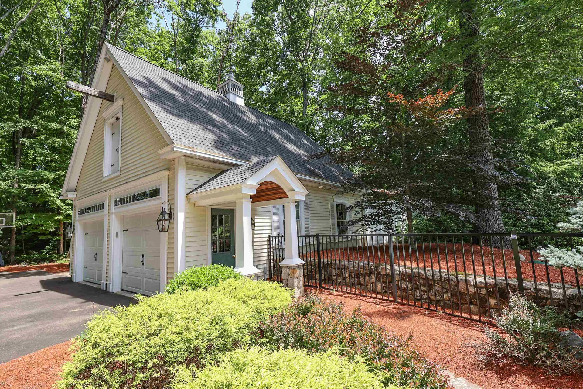 33 Buttonwood Road Bedford NH 03110