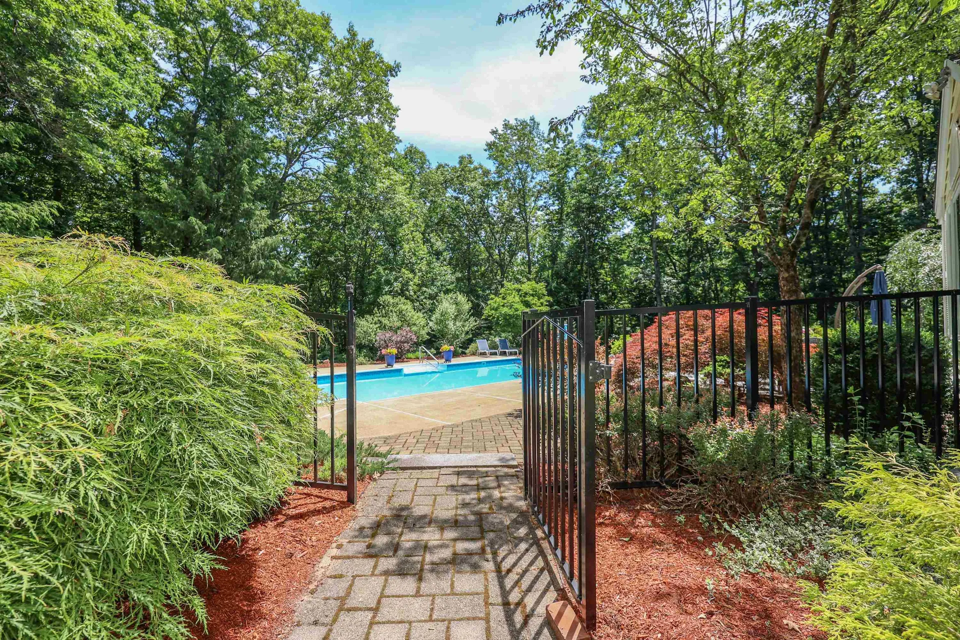 33 Buttonwood Road Bedford NH 03110