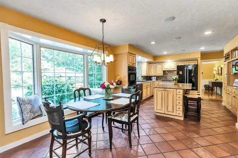 33 Buttonwood Road Bedford NH 03110