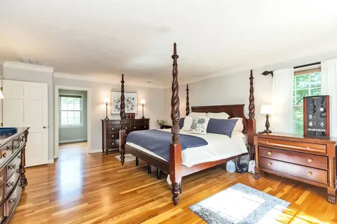 33 Buttonwood Road Bedford NH 03110