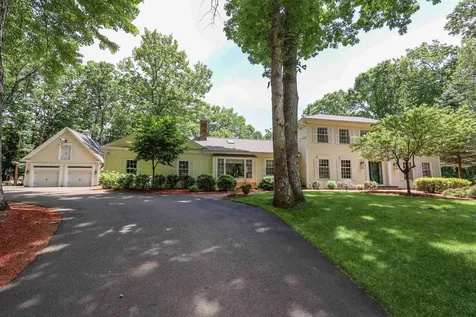 33 Buttonwood Road Bedford NH 03110