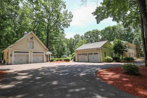 33 Buttonwood Road Bedford NH 03110