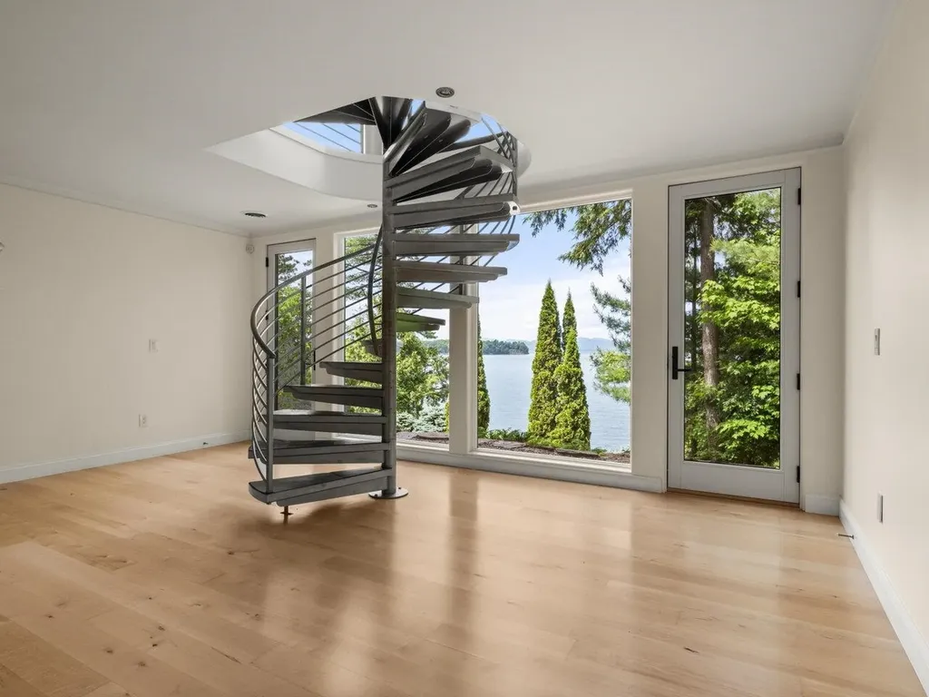 185 South Cove Road Burlington VT 05401