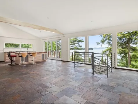 185 South Cove Road Burlington VT 05401