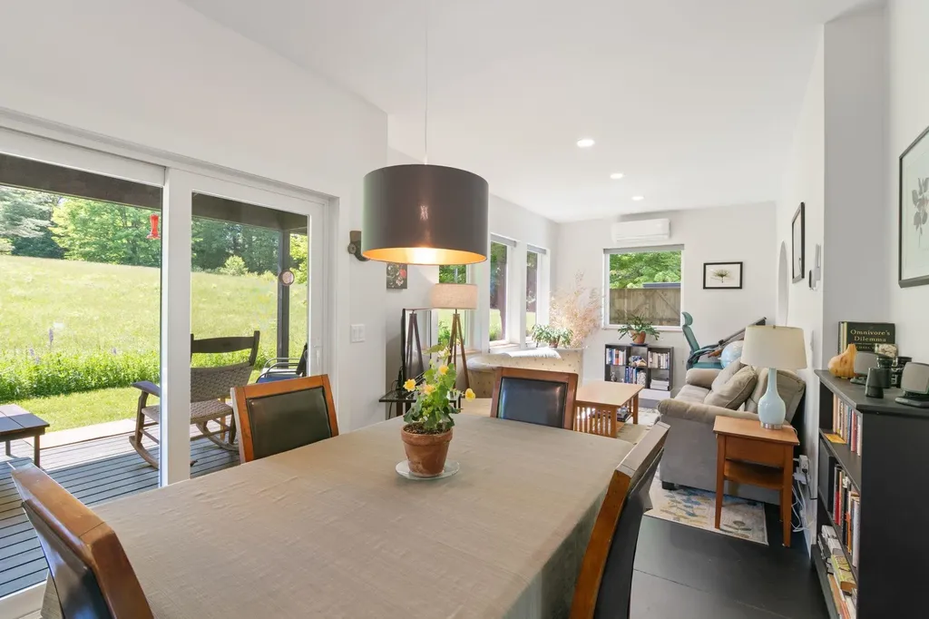 31 Red Tail Lane Brattleboro VT 05301