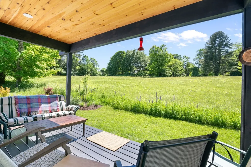 31 Red Tail Lane Brattleboro VT 05301