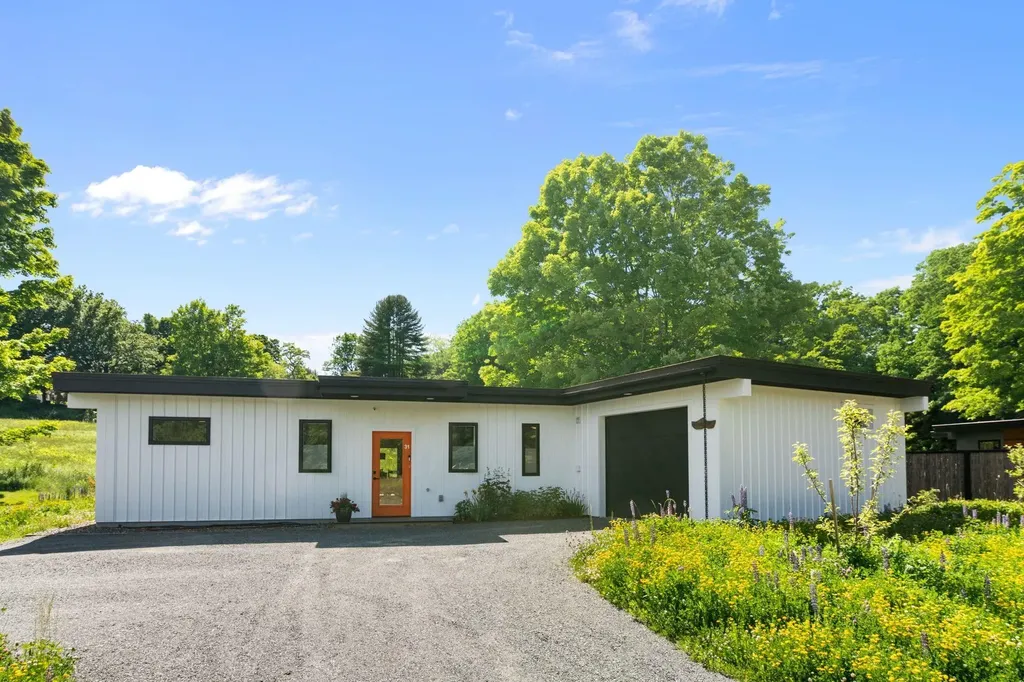 31 Red Tail Lane Brattleboro VT 05301