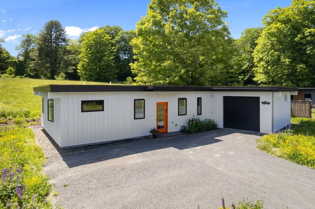 31 Red Tail Lane Brattleboro VT 05301