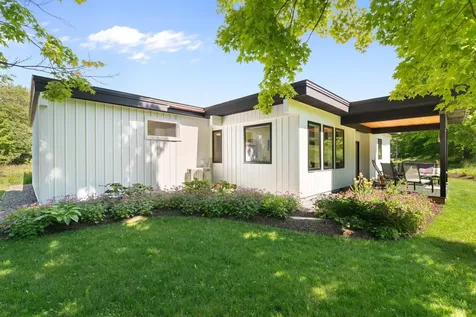 31 Red Tail Lane Brattleboro VT 05301