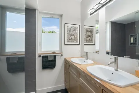 31 Red Tail Lane Brattleboro VT 05301