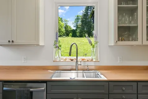 31 Red Tail Lane Brattleboro VT 05301