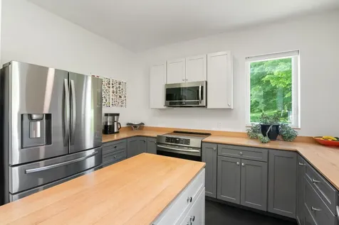 31 Red Tail Lane Brattleboro VT 05301