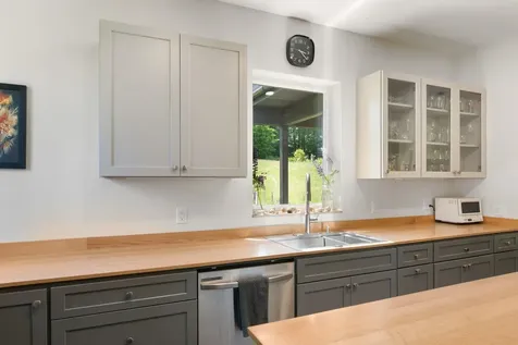 31 Red Tail Lane Brattleboro VT 05301