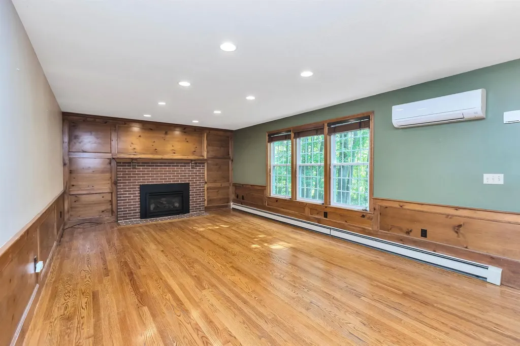 23 Maiden Lane Bedford NH 03110