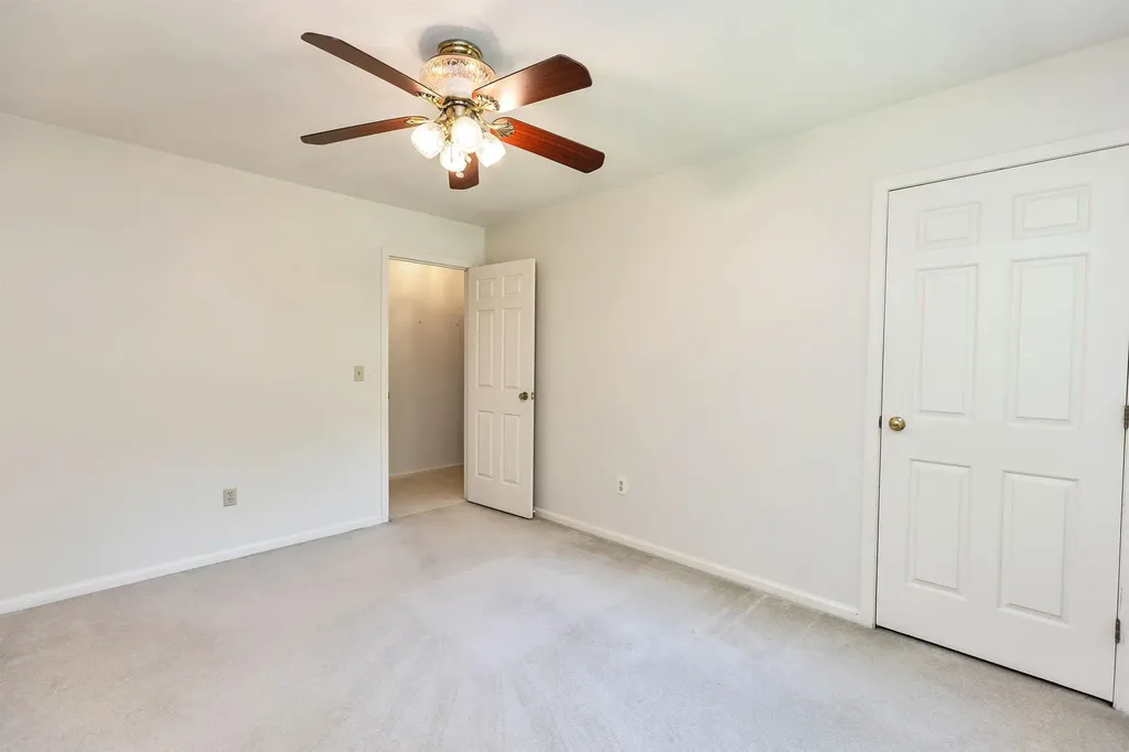 23 Maiden Lane Bedford NH 03110