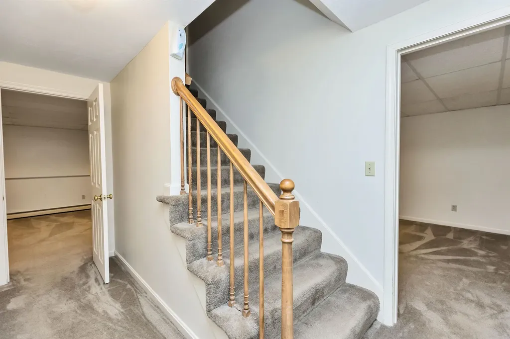 23 Maiden Lane Bedford NH 03110