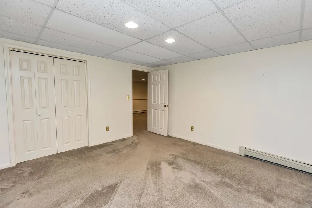 23 Maiden Lane Bedford NH 03110