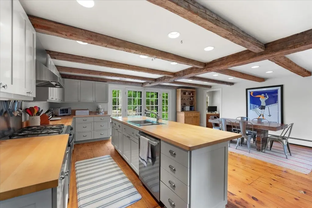 2894 West Road Manchester VT 05255