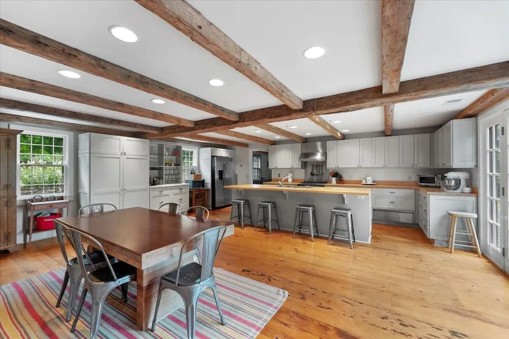 2894 West Road Manchester VT 05255