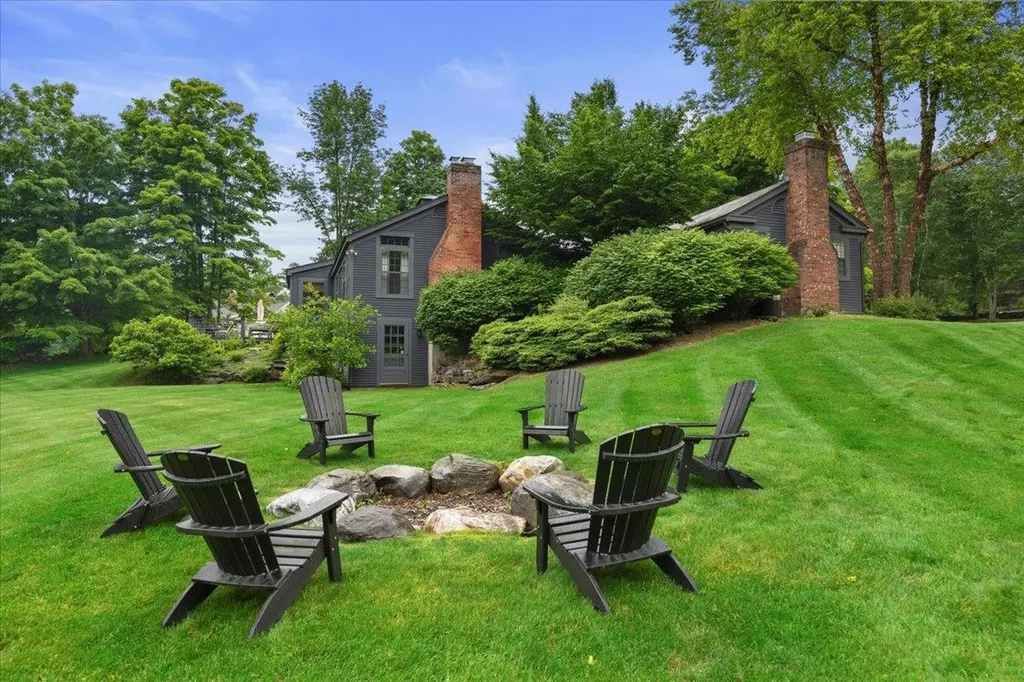 2894 West Road Manchester VT 05255