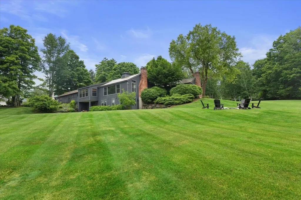 2894 West Road Manchester VT 05255