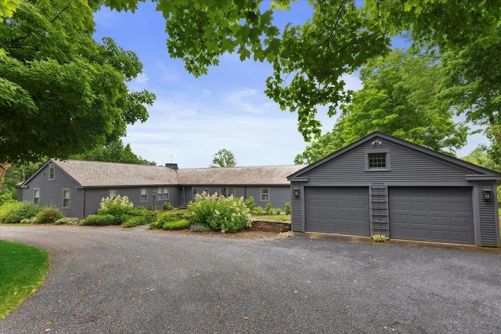 2894 West Road Manchester VT 05255