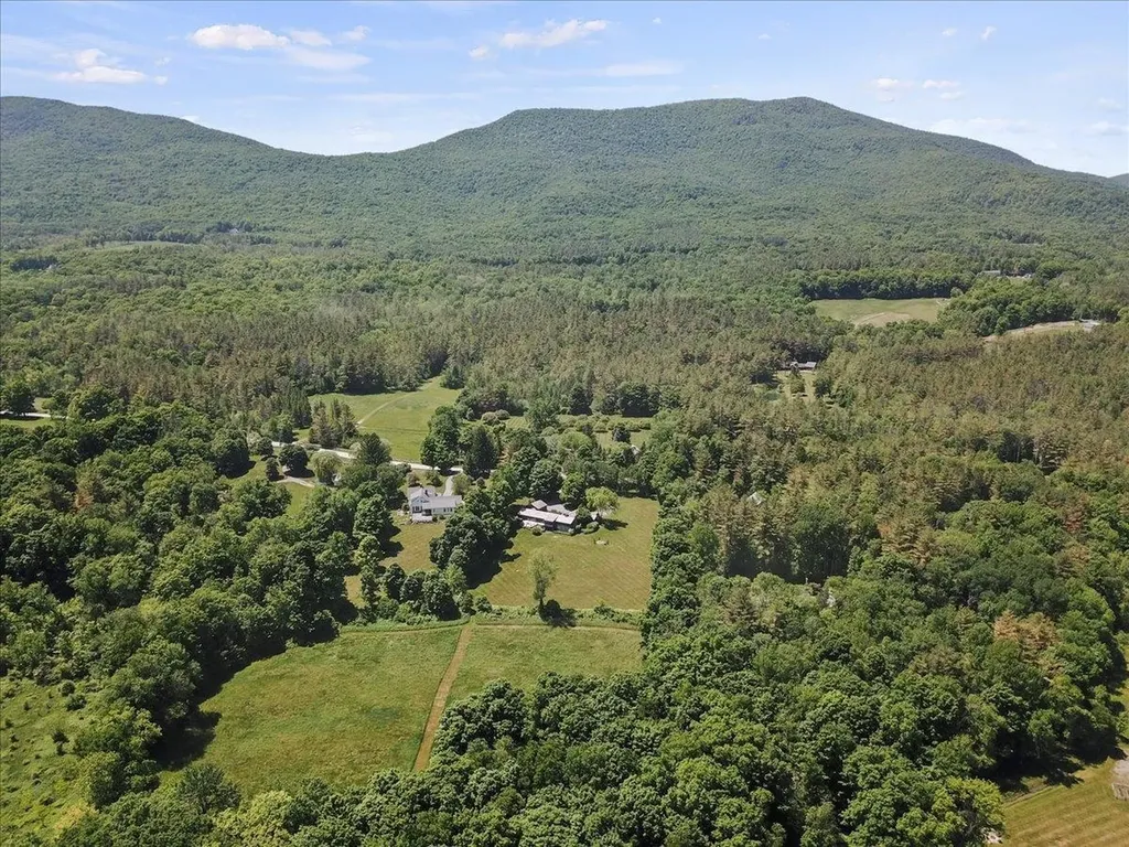 2894 West Road Manchester VT 05255