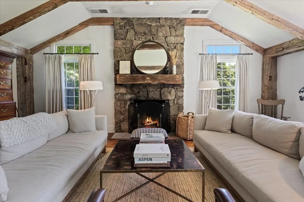 2894 West Road Manchester VT 05255