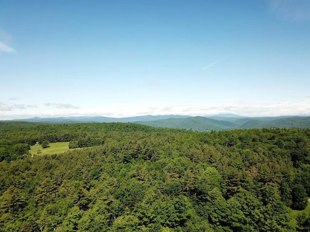 36 Lost Mile Road Newfane VT 05301