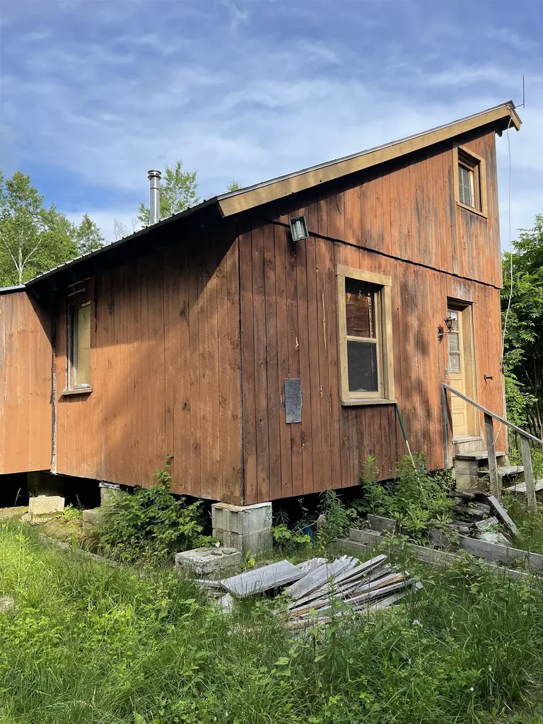 36 Lost Mile Road Newfane VT 05301