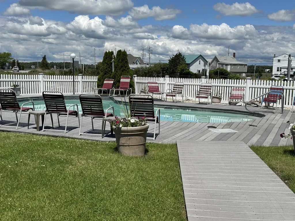 20 Brown Avenue Hampton NH 03842