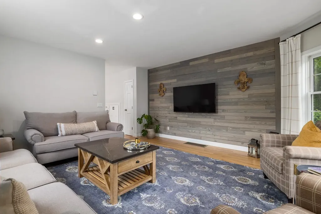 4 Hunter Drive Hampton NH 03842