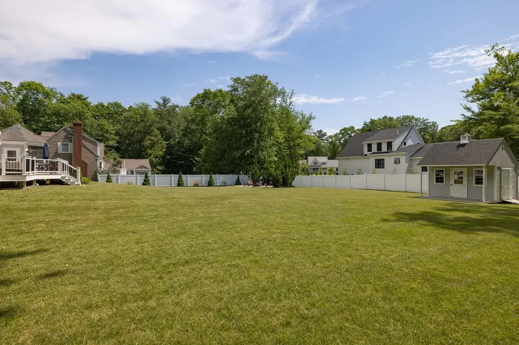 4 Hunter Drive Hampton NH 03842
