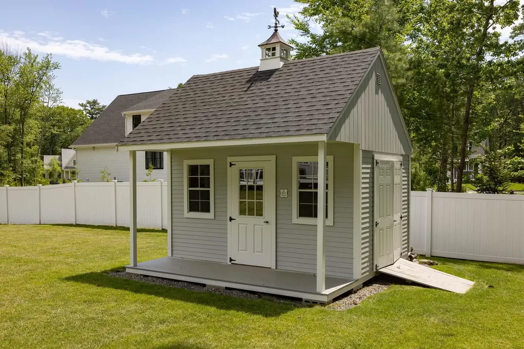 4 Hunter Drive Hampton NH 03842