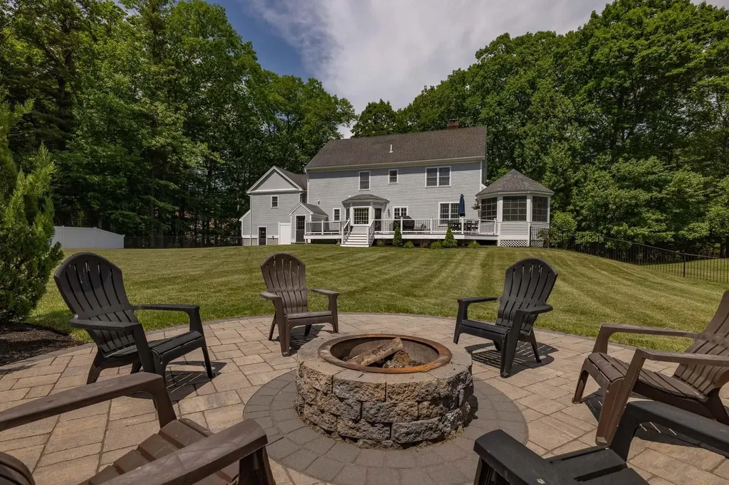 4 Hunter Drive Hampton NH 03842