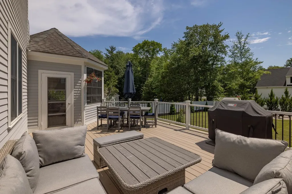 4 Hunter Drive Hampton NH 03842