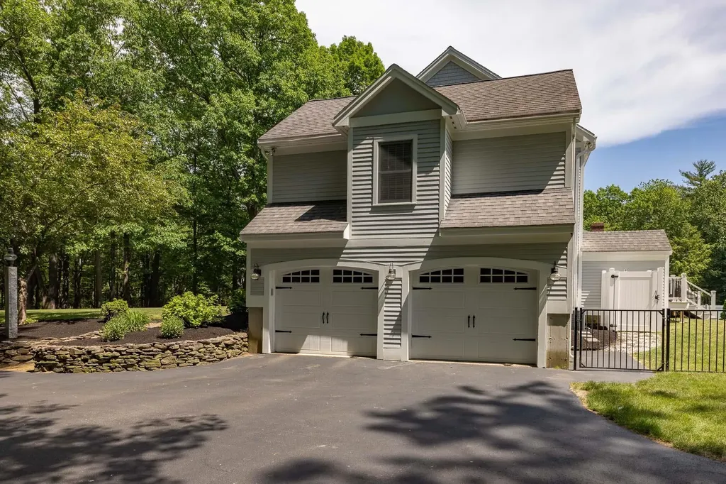 4 Hunter Drive Hampton NH 03842